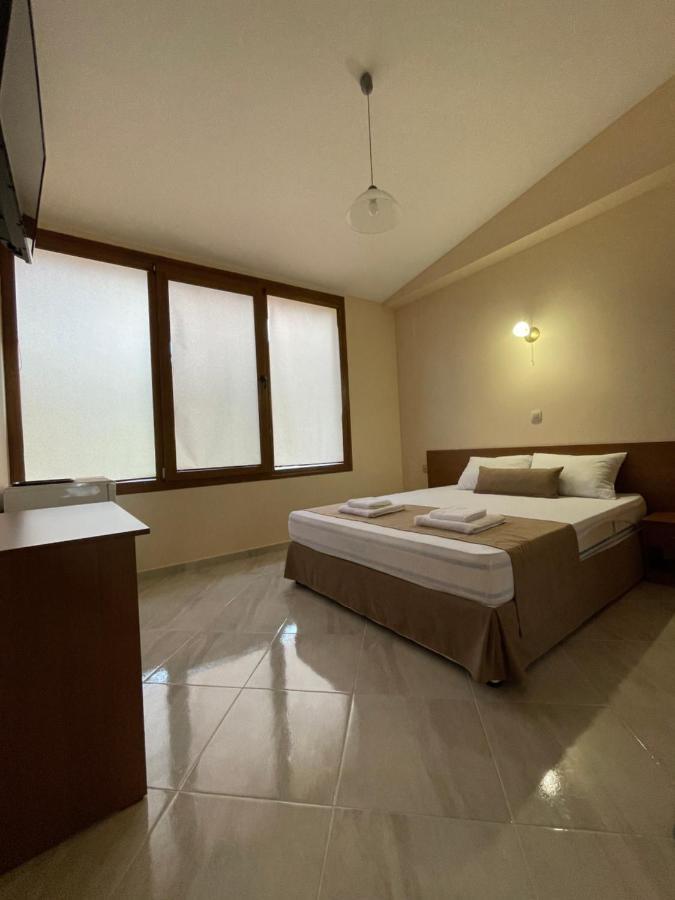 Helios Hotel Stavros  Eksteriør bilde